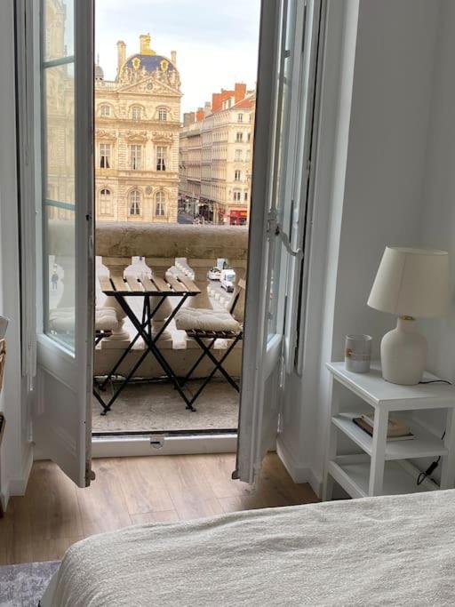 Grand Balcon Place Des Terreaux Лион Экстерьер фото