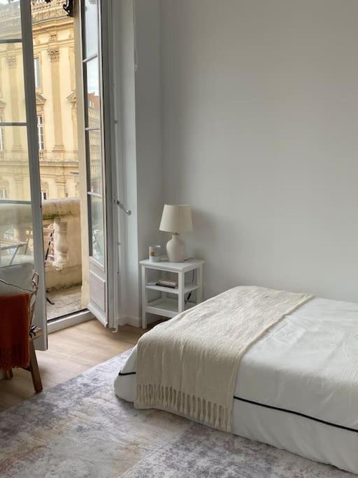 Grand Balcon Place Des Terreaux Лион Экстерьер фото